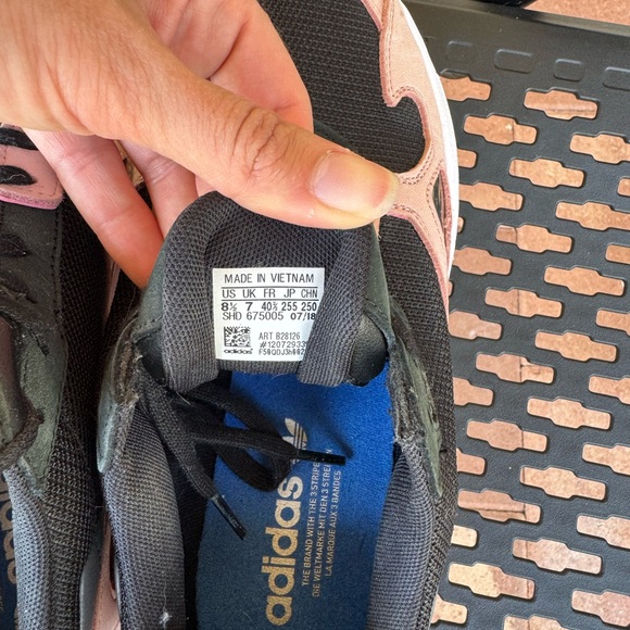 Adidas Falcon Sneakers Size 8.5 Women - Picture 3 of 4